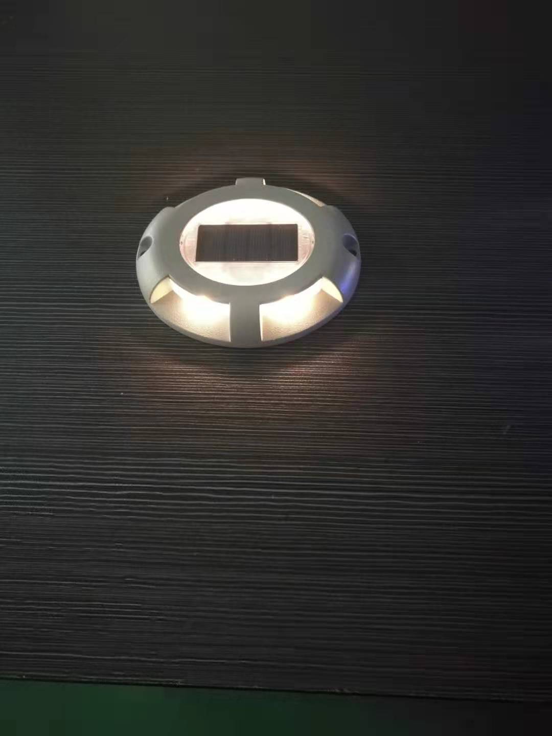 Two-Color Solar Deck Light, Circular Solar Garden Path Lighting